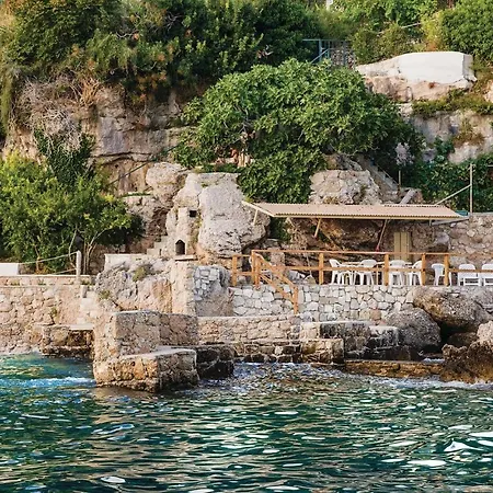 Awesome In Omis With Kitchen *