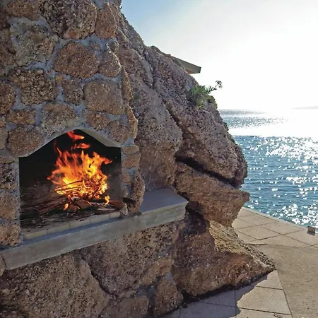 Awesome In Omis With Kitchen