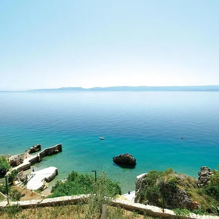 Awesome In Omis With Kitchen Apartment Pisak