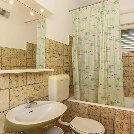 Awesome In Omis With Kitchen *