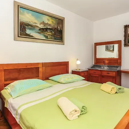 Awesome In Omis With Kitchen Apartment *
