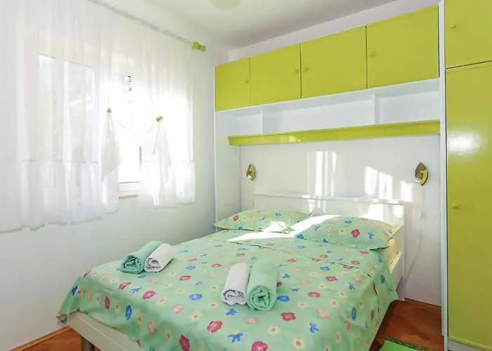 Apartman With Sea View 03